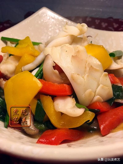 深藏不露的墨鱼，吐得你满脸污黑，抓拿归案，缤纷上桌