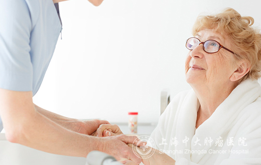 癌症患者放疗期间注意什么,癌症患者放疗后还怎么治疗