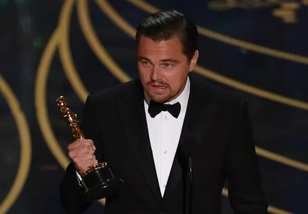 43岁芙蓉姐姐：从全网黑到资本过亿，被骂多年的她全凭不认命？