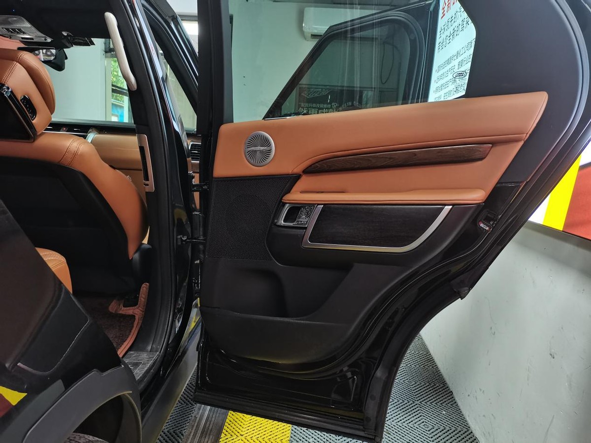 路虎揽胜换装纳多灰,路虎揽胜升级干椒红