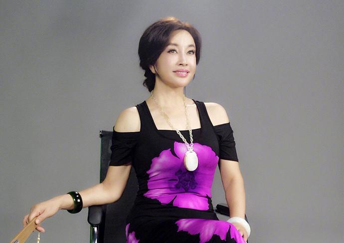 刘晓庆入狱谁对她帮助最大,刘晓庆当年是怎么入狱的