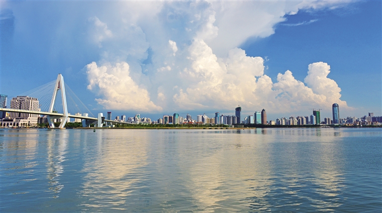美丽椰城海口夜景,品味海口的韵味感受椰城的魅力