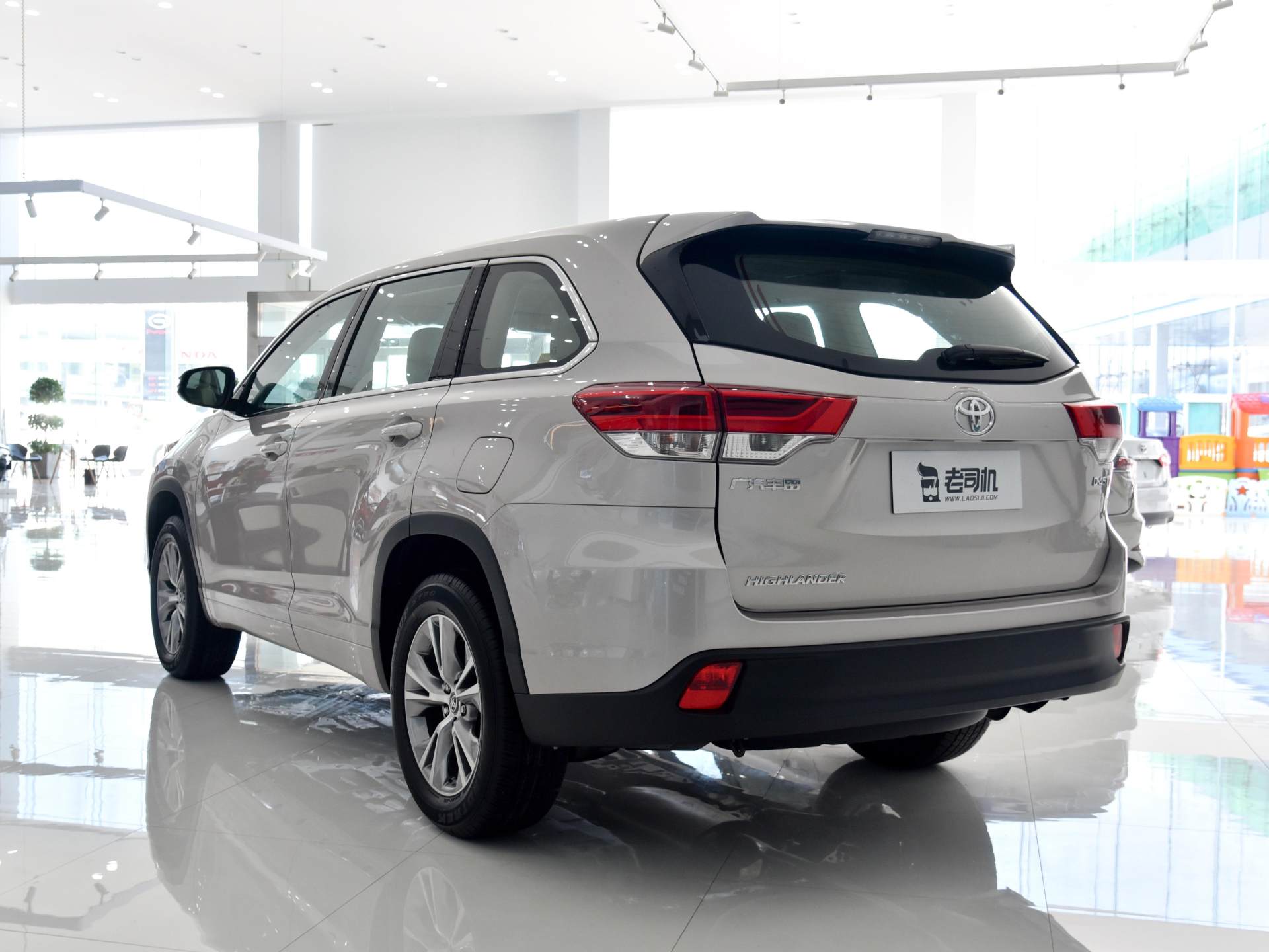 中型suv空间大省油耐造十五万内,中型suv日系