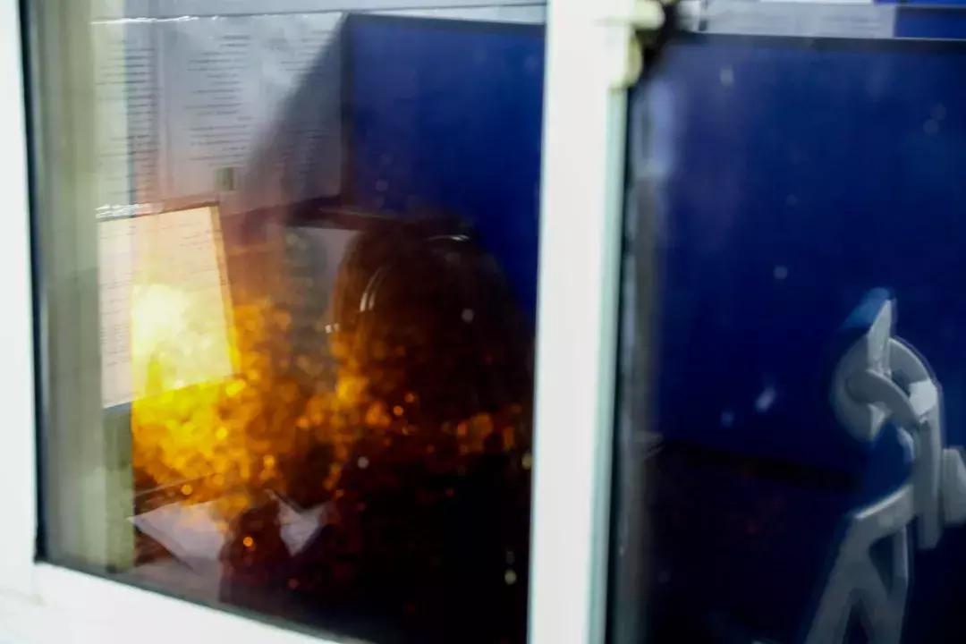 揭秘自杀热线接线员