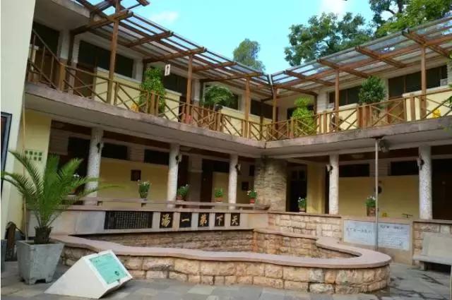 云南昆明小西湖,距离昆明3个小时车程的绝世仙境