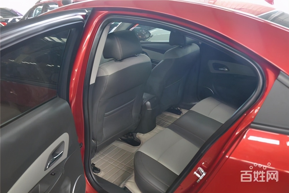 5万左右二手科鲁兹自动顶配新乡,2015年经典科鲁兹手动1.5黑红车