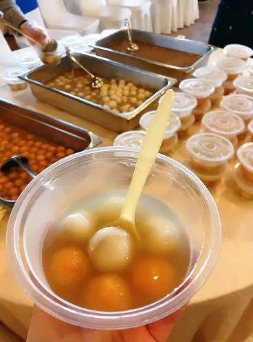 “甜”入人心！隔离疫情不隔离爱，滞留在广西的武汉人这样过元宵节