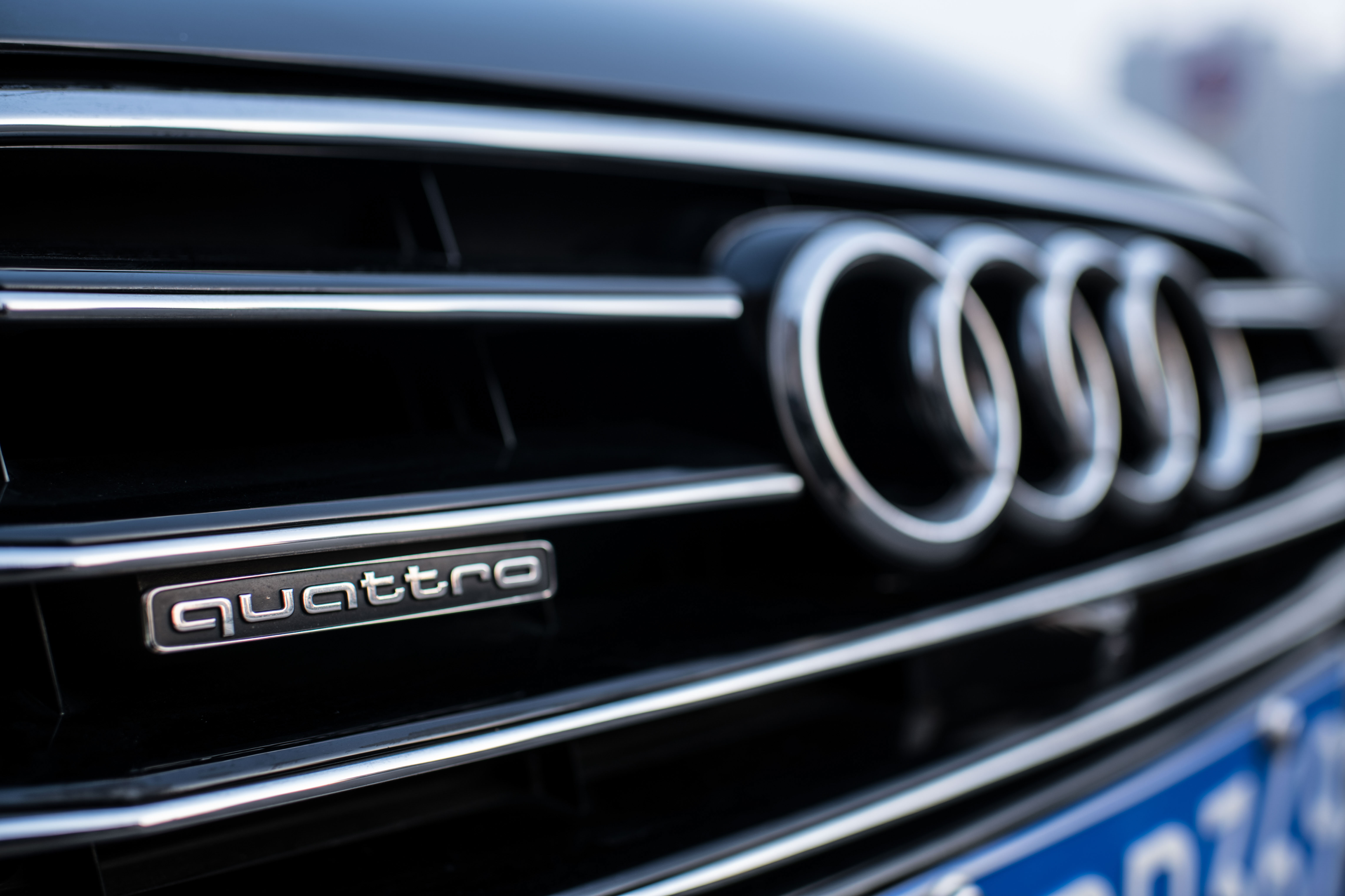 18款奥迪a6l3.0t四驱发动机,能文能武的帅哥