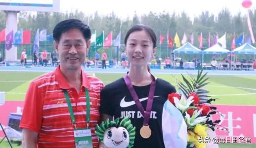 中国跳高女神胡麟鹏比赛现场图片,亚运会跳高女子冠军是胡麟鹏吗