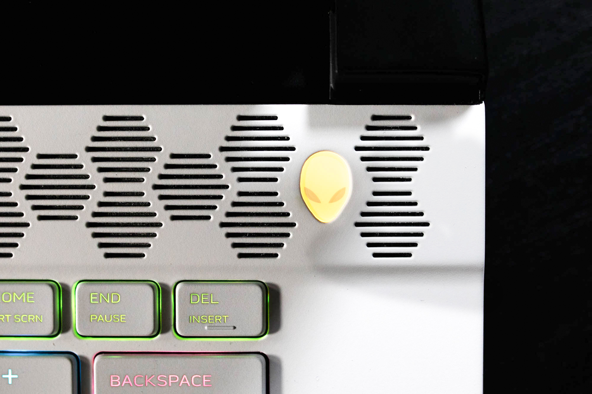 戴尔外星人m15r6测评是什么系统,戴尔外星人m15r2雷电接口