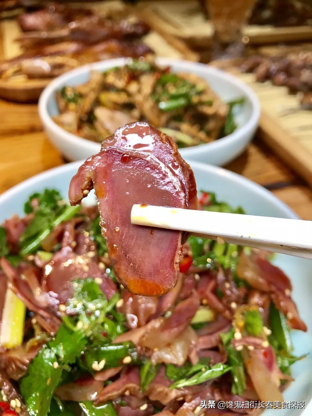 二道老厂区奇店。鹅的一切,全都炭火烤。烤鹅脖大锤抡