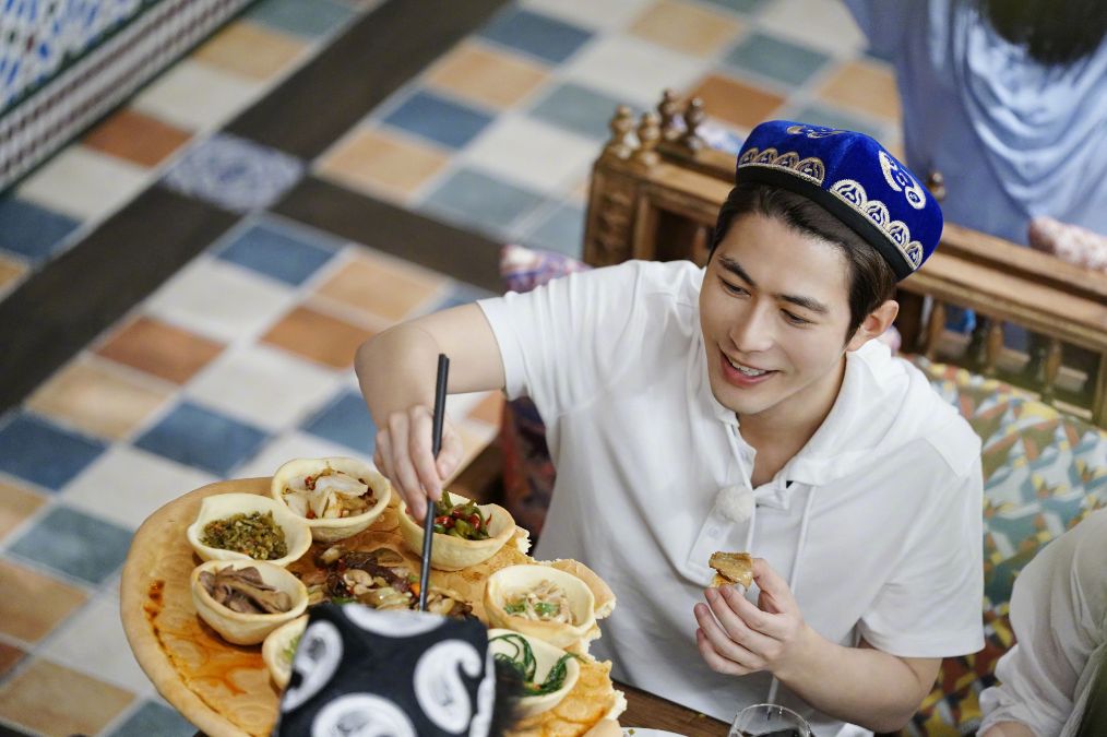 陈学冬摔伤视频,陈学冬因车祸腿部受伤