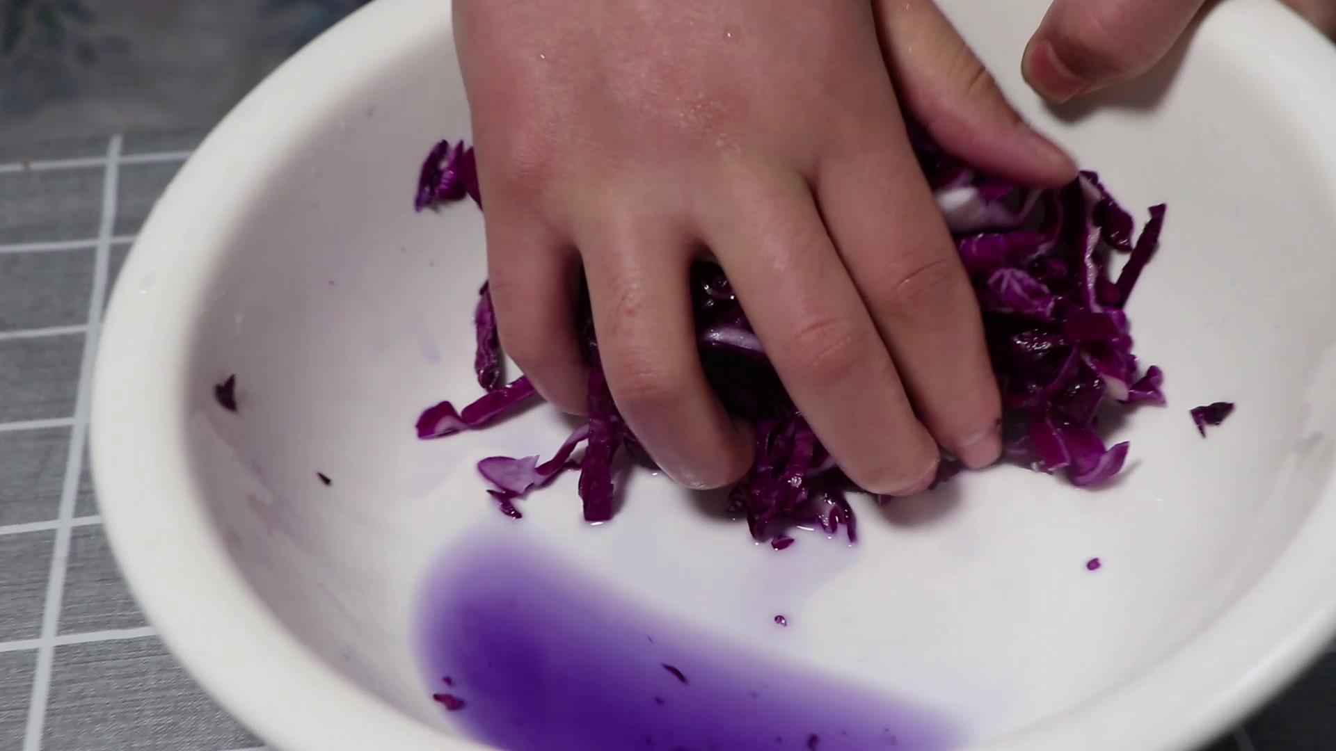 凉拌黄瓜紫甘蓝木耳的做法,凉拌黄瓜紫甘蓝怎么做好吃视频