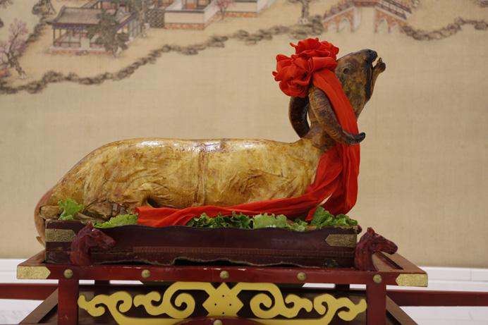 烧烤祖师爷是谁？绿釉陶烤炉揭开千年秘史，古人也爱吃烧烤？