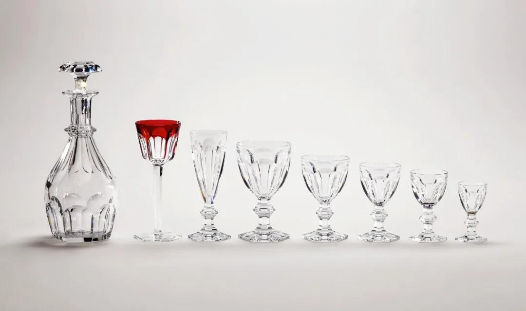 鍗庤钁楀悕璁捐甯堢帇澶т粊琚垎涓戦椈,pierrecardin鐨皵鍗′腹