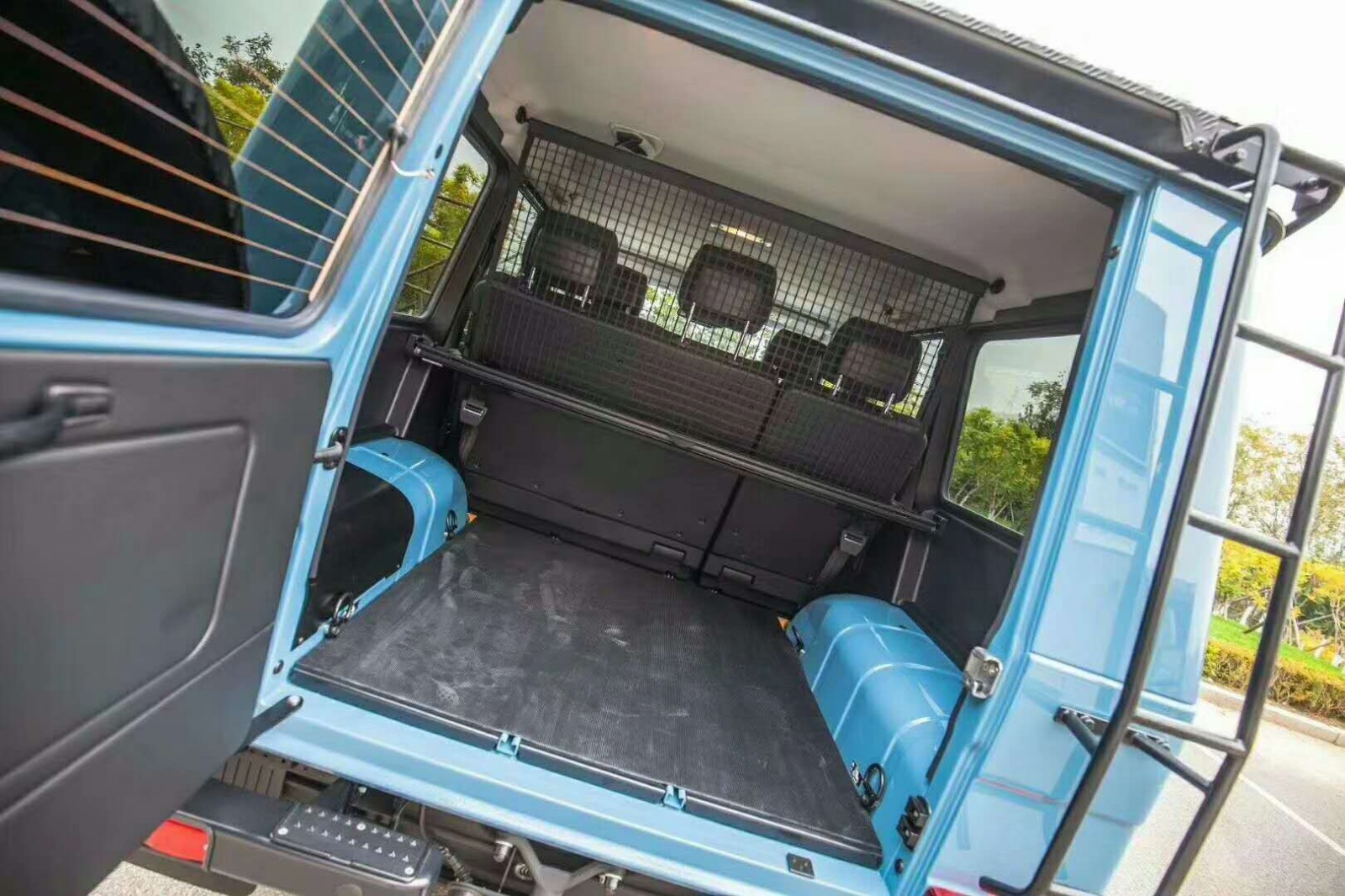 奔驰g350d越野专业版和g300军版,奔驰g350d越野视频