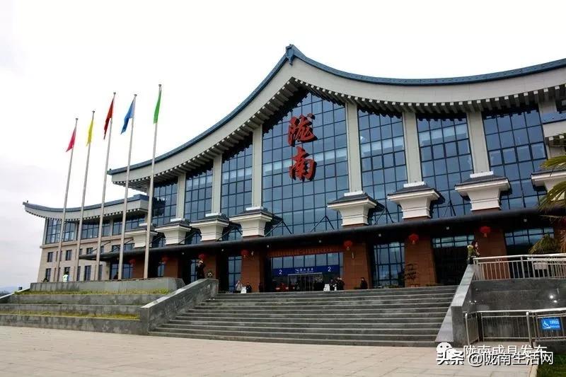 我叫成县，这是我2019年的自拍照