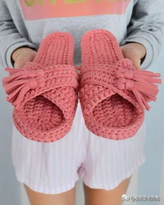 自己用毛线做布拖鞋,用布条线编拖鞋