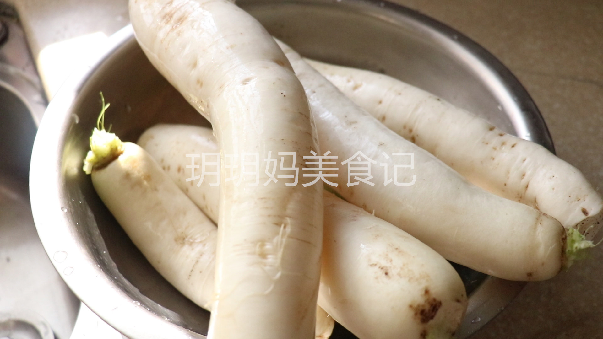 萝卜干的腌制方法和步骤酸甜不坏,腌制整个萝卜干的方法简单