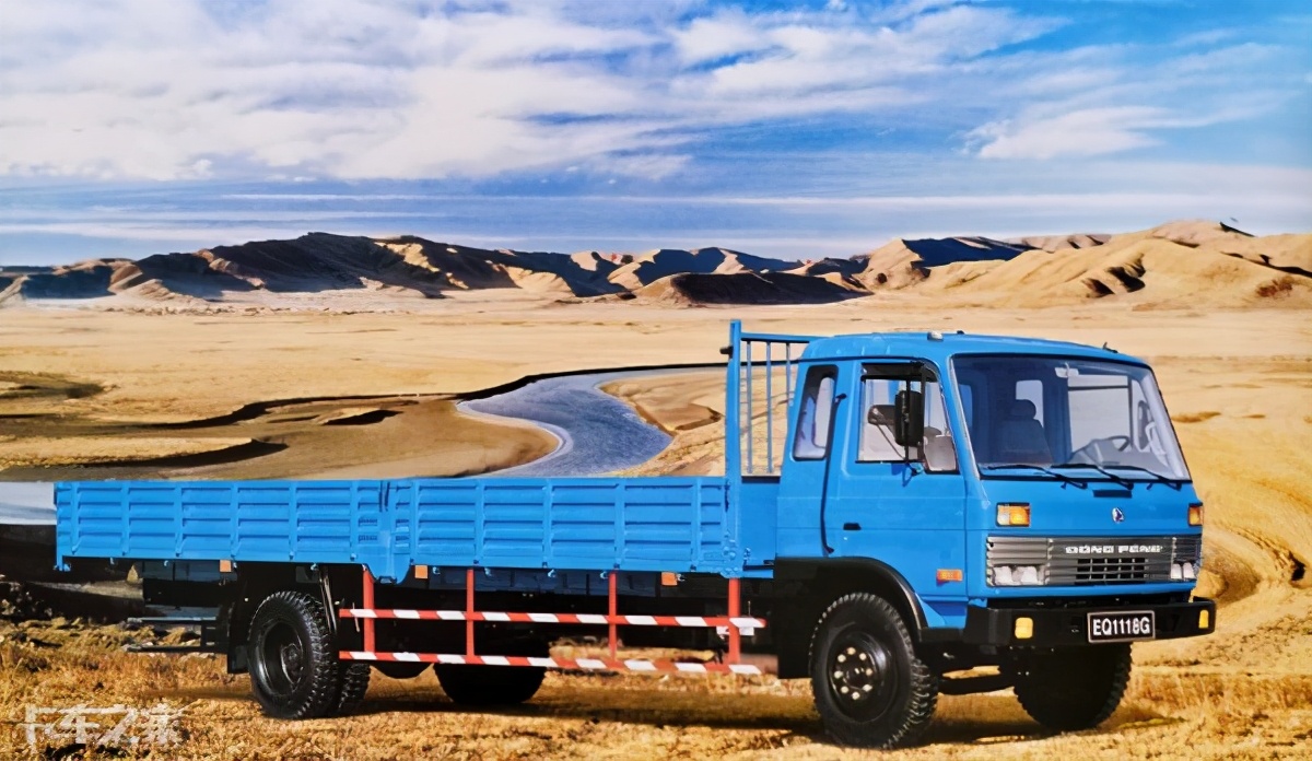 90年代东风小货车,90年代东风带卧铺的尖头卡车