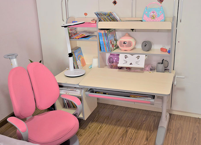 爱果乐学习桌椅调整方法视频,爱果乐儿童学习桌椅怎么搭配