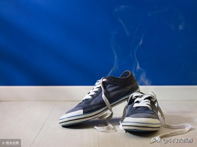 除鞋湿臭简易方法,鞋臭脚不臭怎么去除小窍门