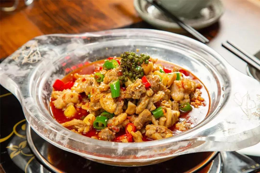 网红兔兔鲜锅来了，三天6.8折，锅子都是水晶的~~