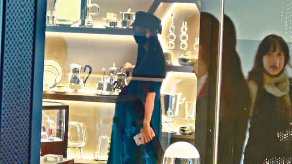 杨颖为什么叫angelababy这个名字,angelababy为什么叫杨颖