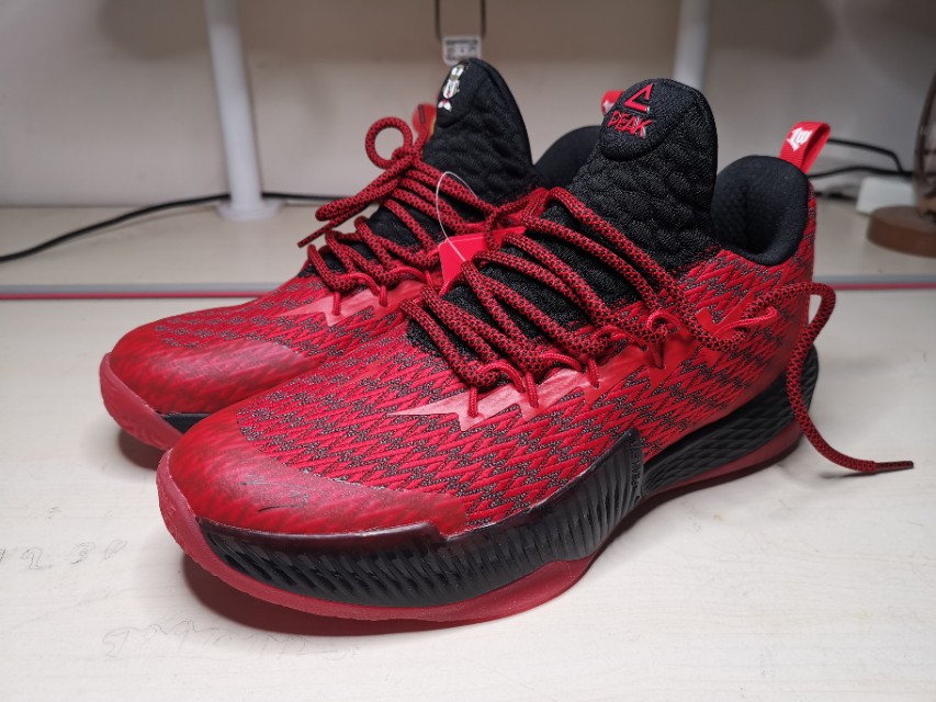 一分钱一分货,便宜也掩盖不了缺陷。匹克闪电路威战靴实战评测。