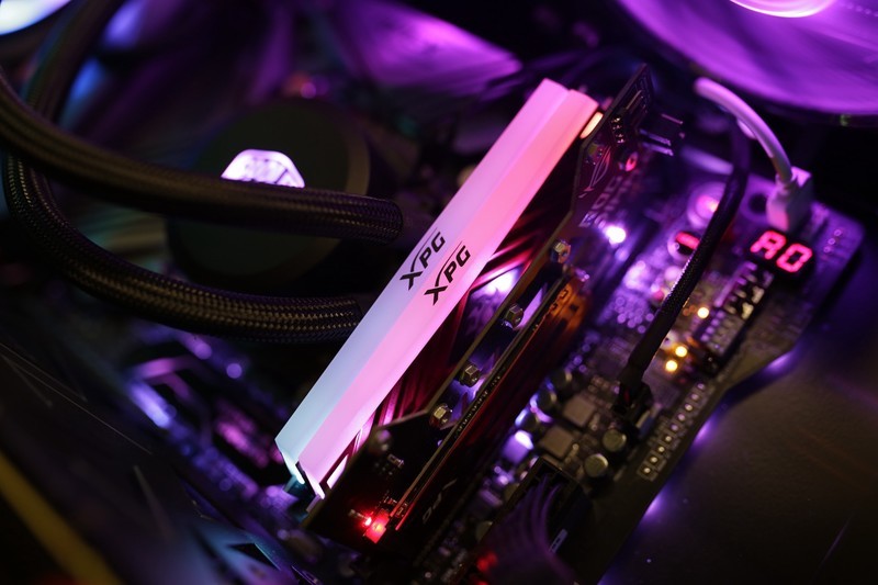 贫穷限制了想像，跑分64万烧包主机扫雷卡不卡？