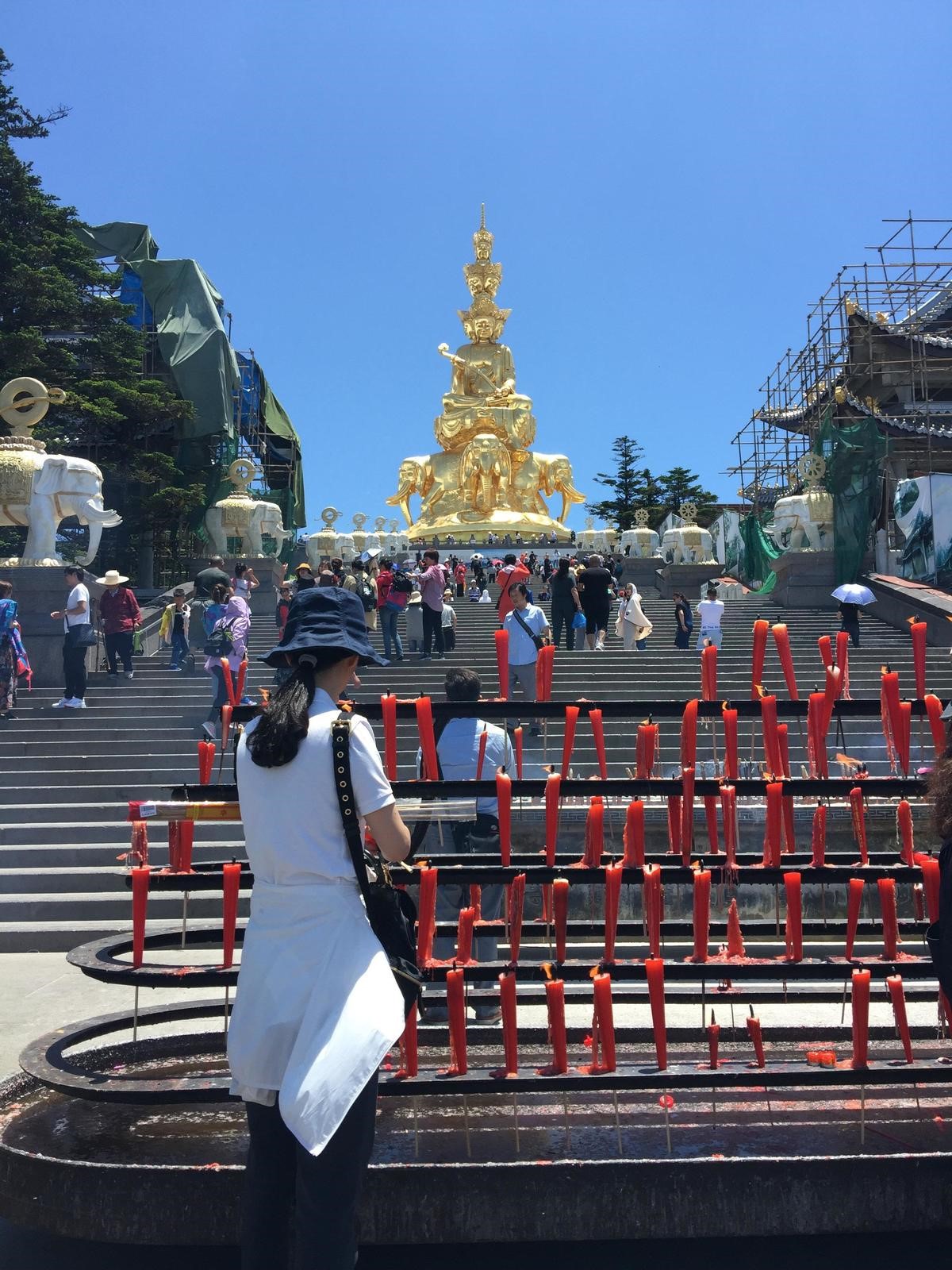 峨眉山登顶佛像,峨眉山登顶记完整版