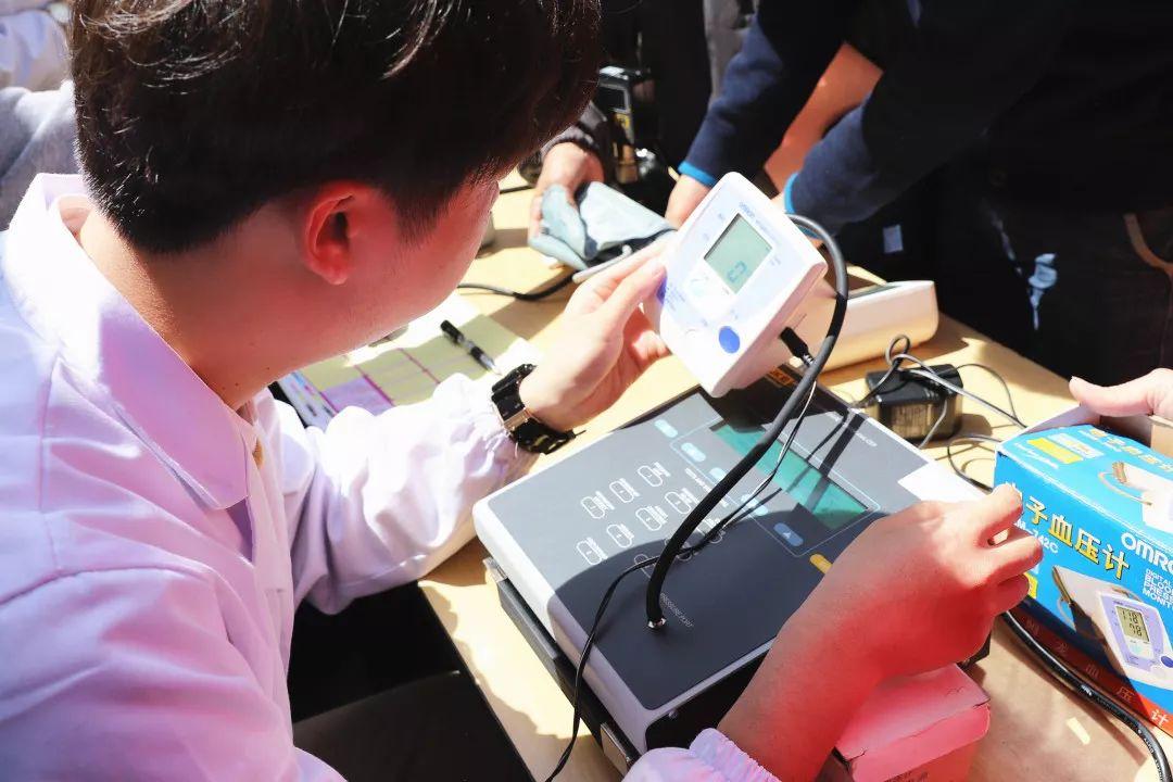 家用电子血压计哪种比较实用准确,欧姆龙电子血压计哪个型号最准确