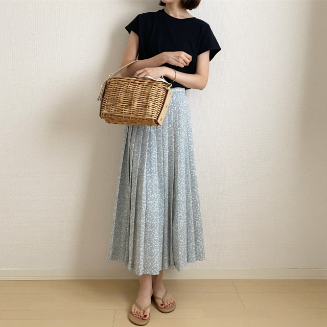 优衣库T恤打底穿法,优衣库正肩t恤哪个颜色好搭配