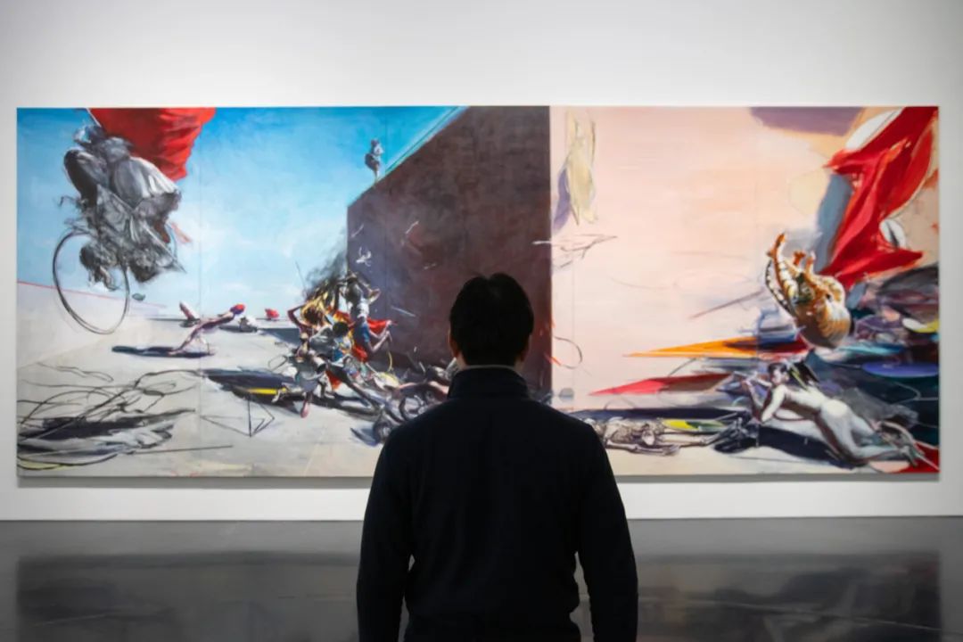 东北小城走出的“狂徒”：火遍全世界，老外排队看他的展