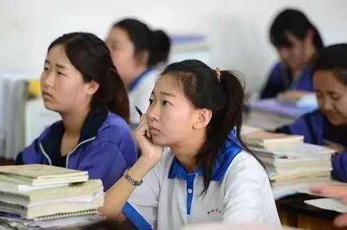 现在比较容易找工作的大学专业,2022适合女生的高职专业