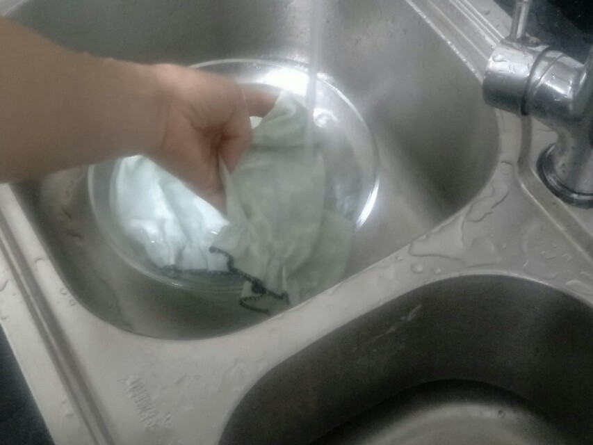 霉斑怎么除掉,小窍门发霉的东西怎么洗掉霉斑