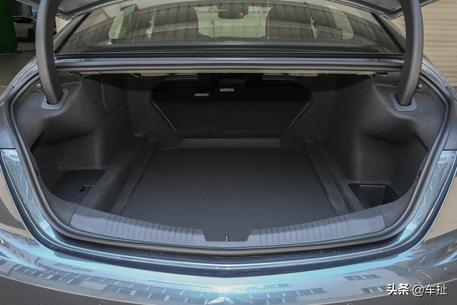 凯迪拉克ct5和特斯拉model3怎么选 (2022款凯迪拉克ct5降价12到13万)