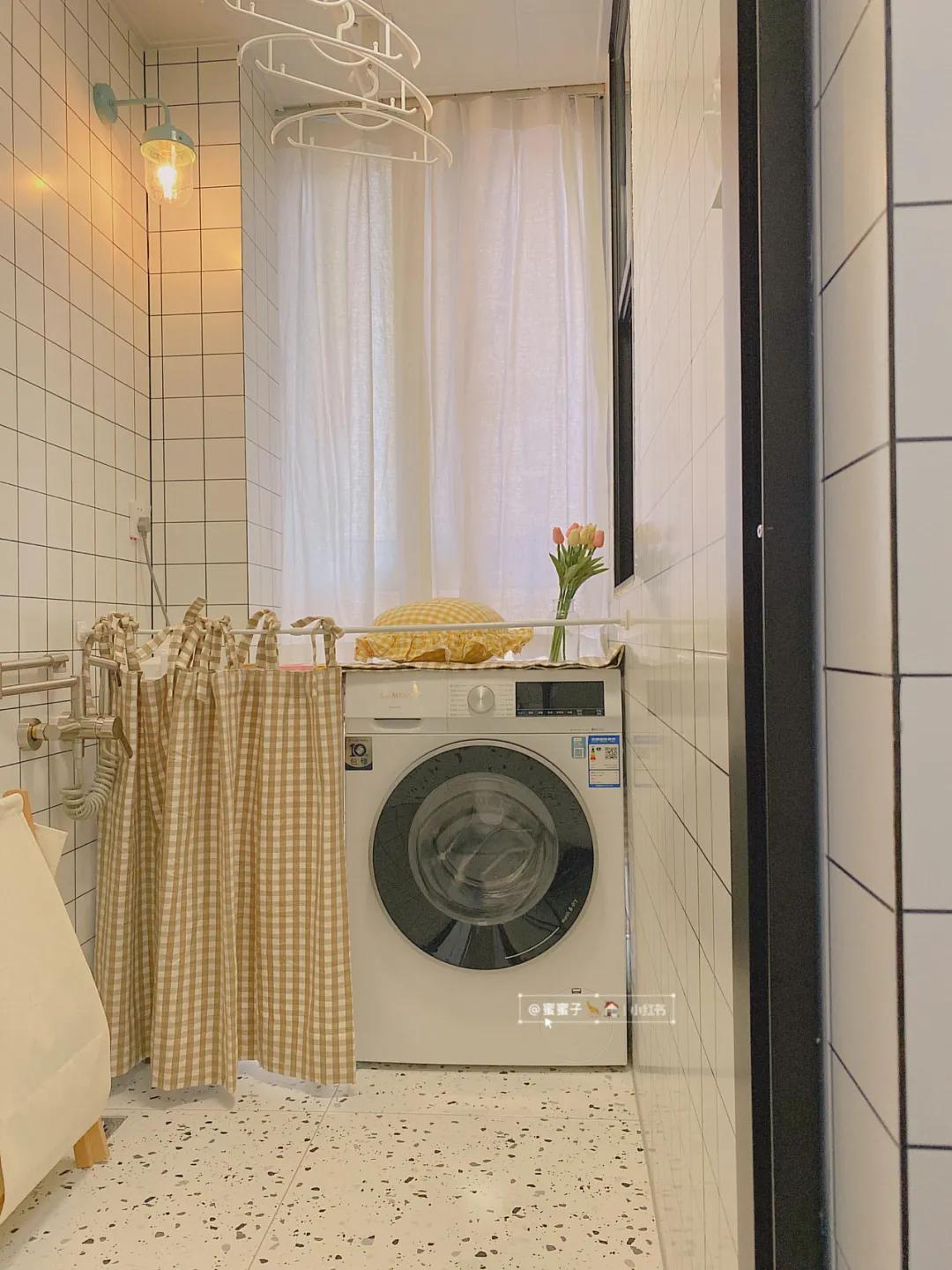 又一独居女孩爆红！买下60m²二手房，仅花4.5W装成全能“大胃王”