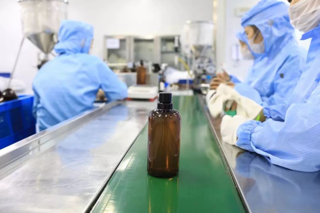 一滴纯露，十万玫瑰，她和她的大马士革玫瑰之梦