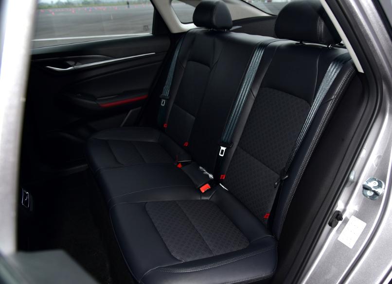 10万内小型汽油代步车推荐,10万家用代步车哪款好省油耐开