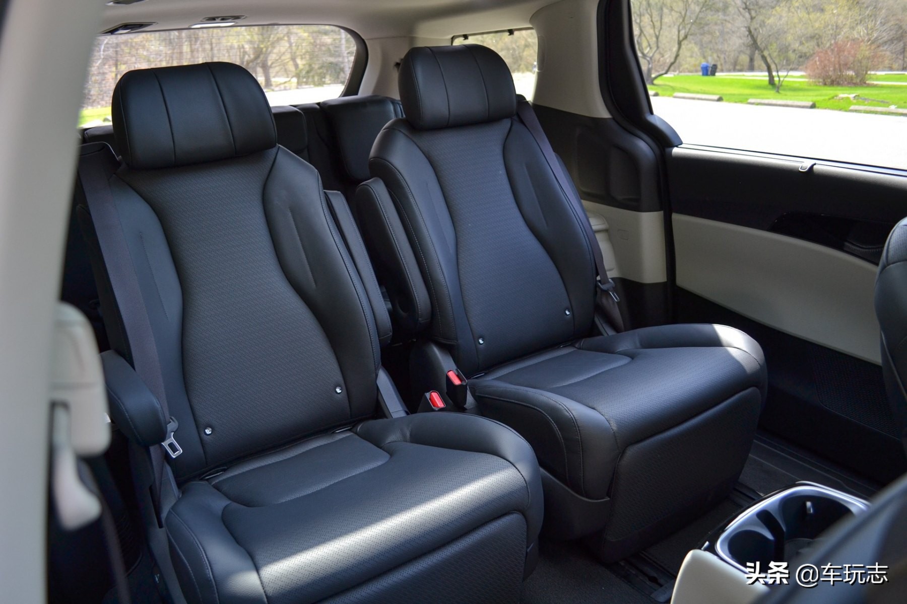 起亚嘉华2022新款图片,新款起亚嘉华商务车图片