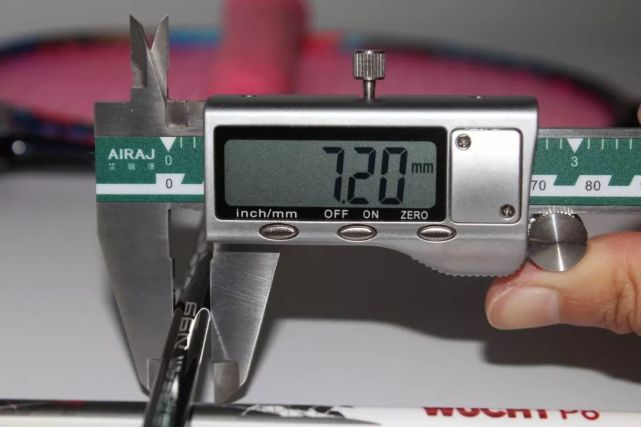 进攻型羽毛球拍推荐排行榜前十名,快速进攻高端羽毛球拍推荐