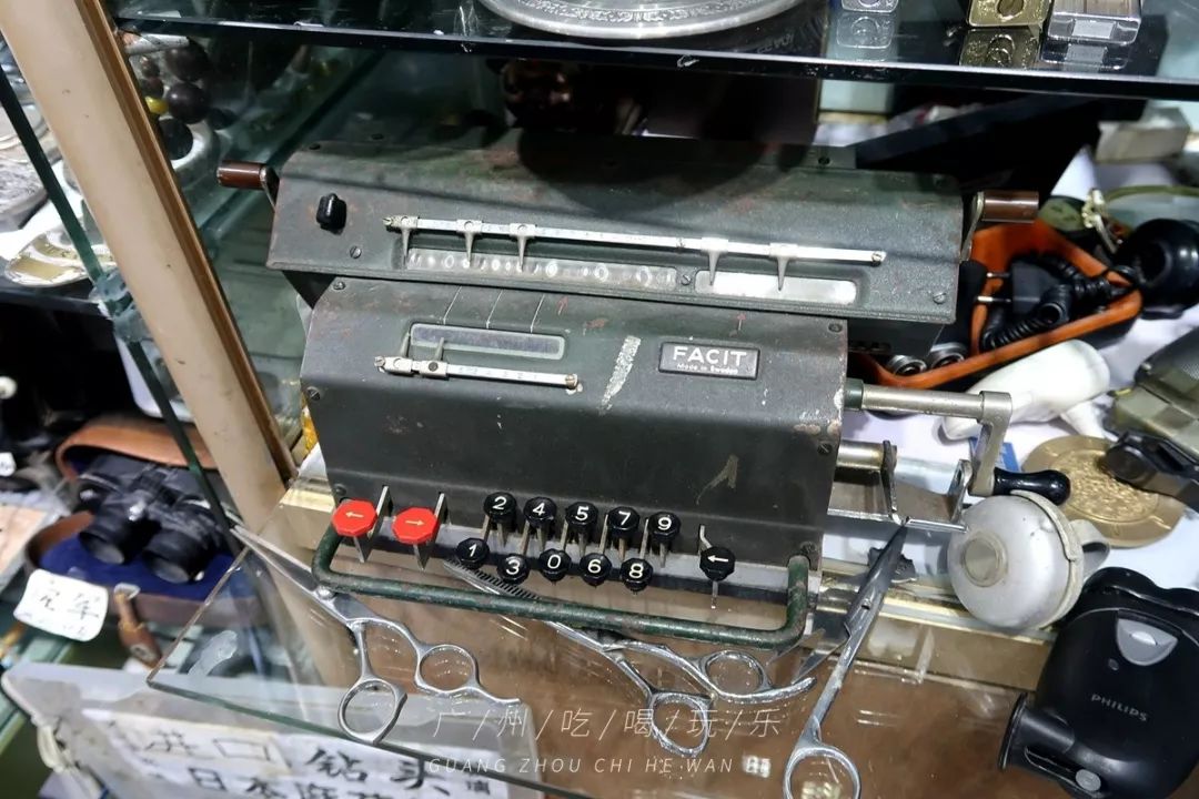 旧货市场机械胶片相机,120块的理光傻瓜胶片相机