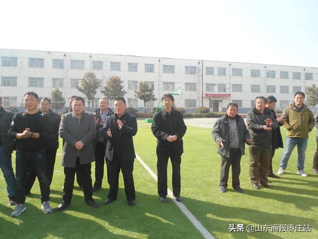 感谢有你，绽放美丽----望重中学隆重开展“庆三八节足球趣味赛”活动