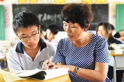 英语和数学哪门补课效果更好,老师补课好还是课外补习班好