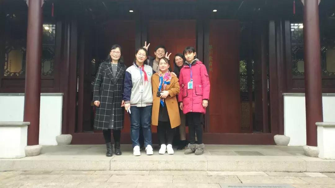 在地铁里包下一辆车，是种怎样的体验？