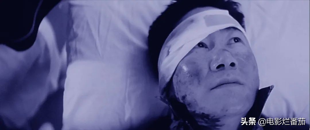 一急之下炒掉导演自己来，成龙在放火烧掉整条街后，电影终于大卖