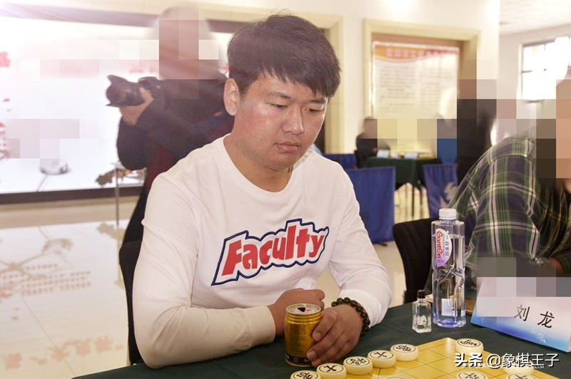 草帽哥传奇完整版,草帽哥侯文博比赛视频