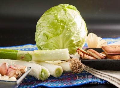 蔬菜沙拉美味的同时轻松享瘦,超级开胃的蔬菜沙拉简单易学美味