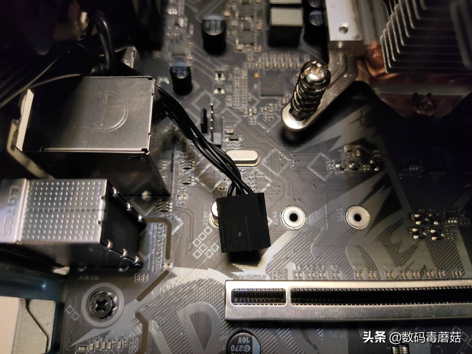 买一台整机有多难：七彩虹iGameM380拆给你看